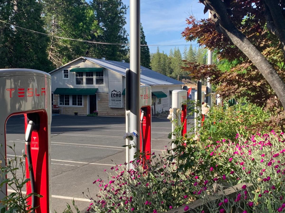 Yosemite Basecamp Hotel Groveland Exterior photo